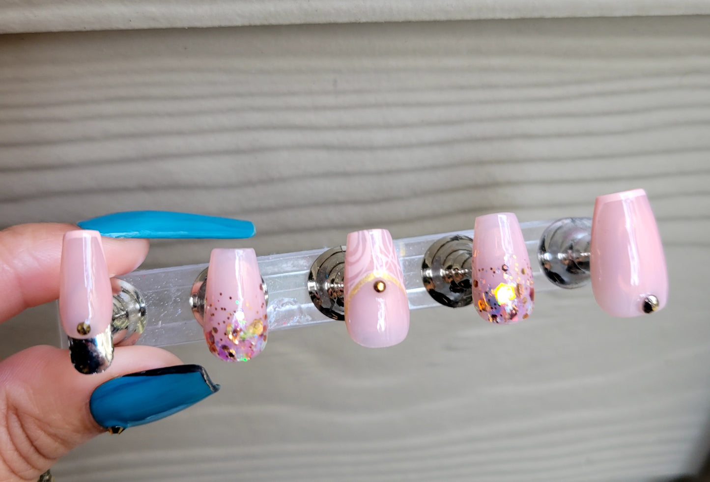 Bubble Gum Pink Glitter Custom Reusable Glue On Gel Short Coffin Nail Set