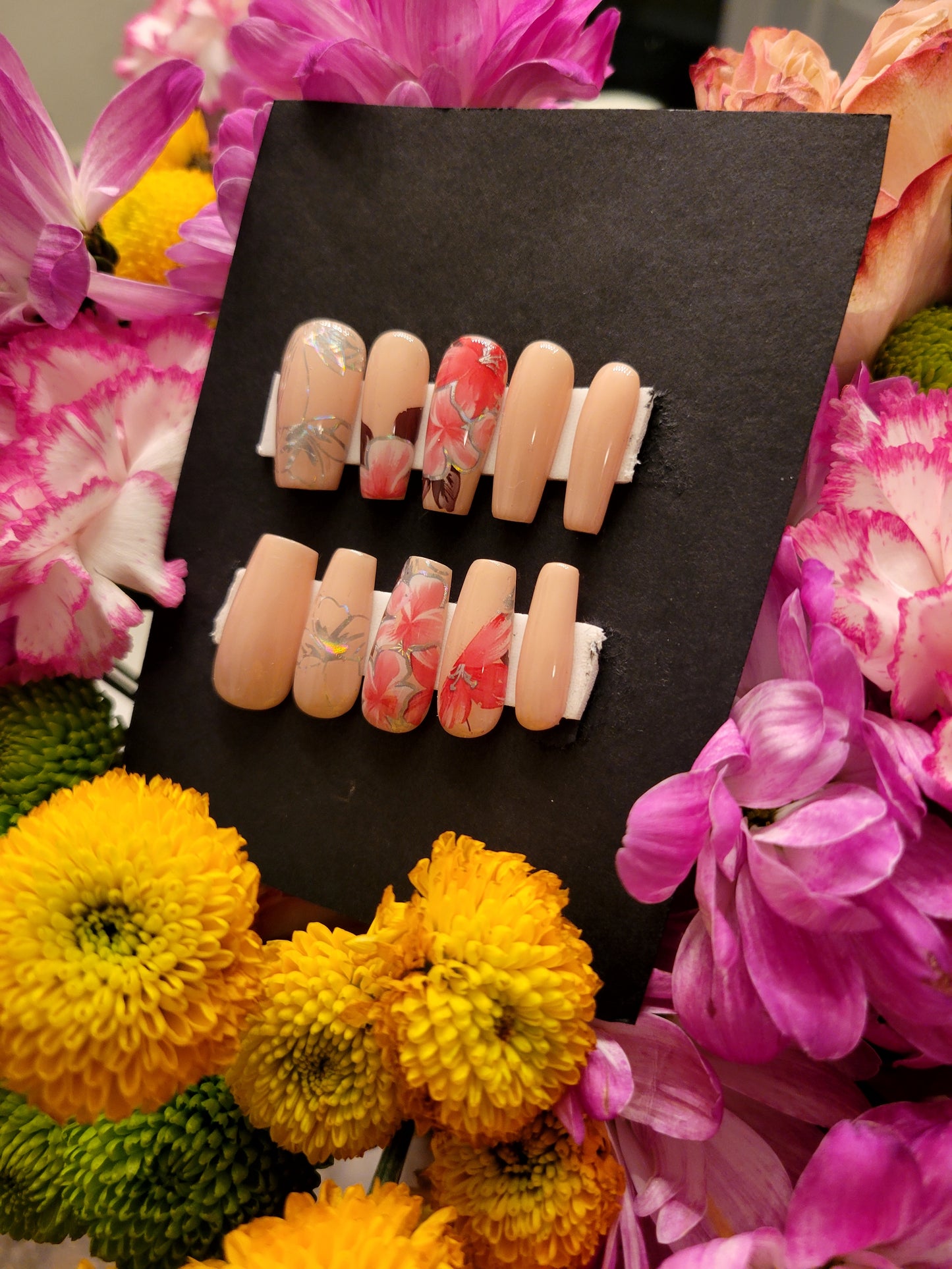 Floral Fields Custom Reusable Gel Press On Medium Coffin Nail Set
