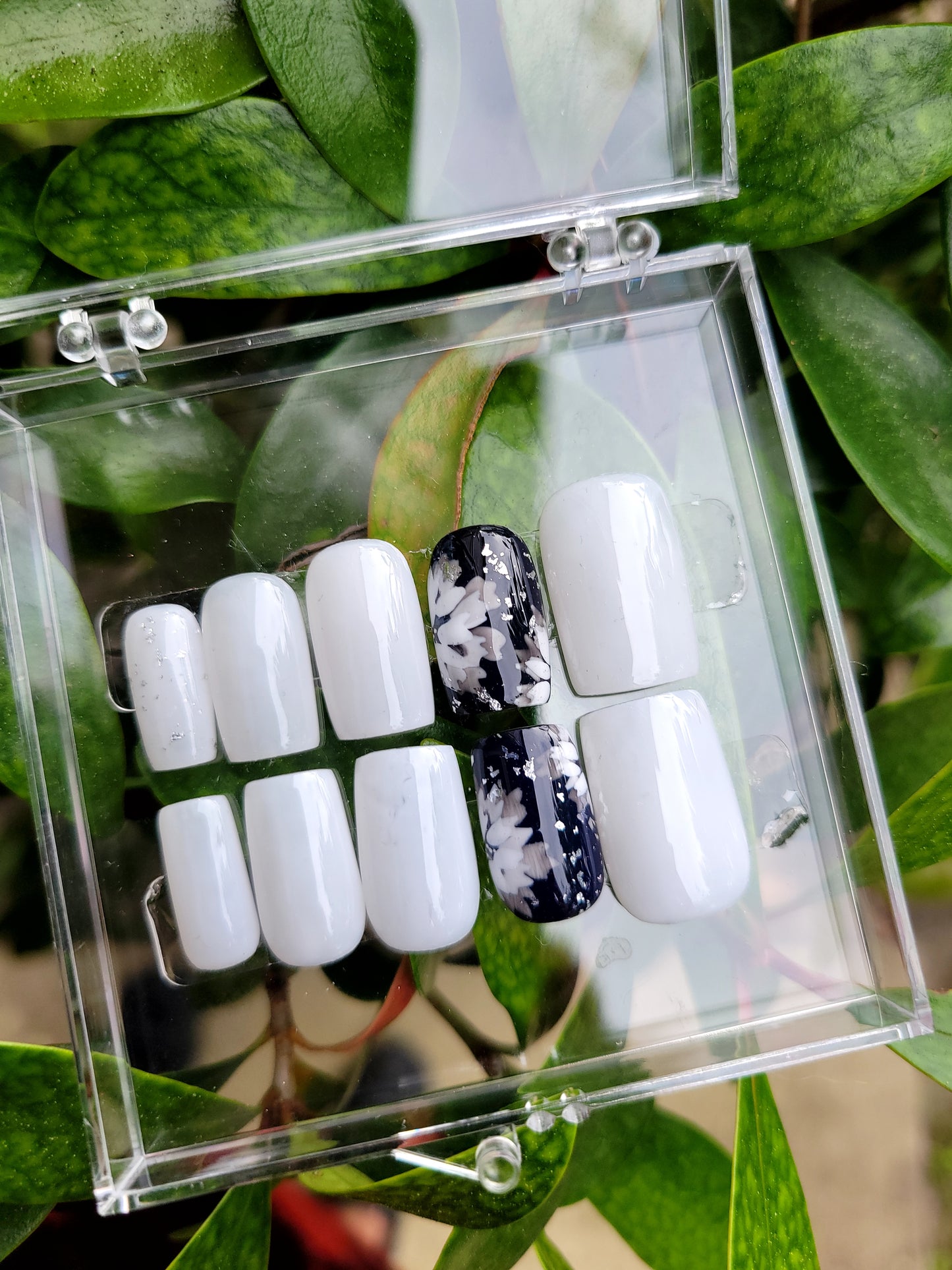 White Floral Silver Fleck Set